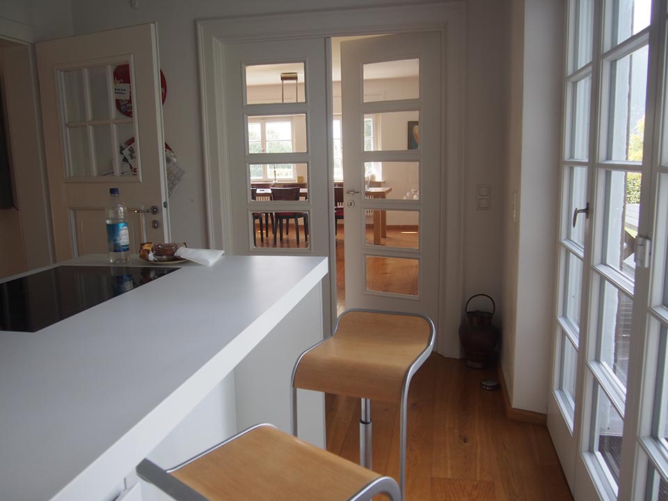 Neue Küche mit Blick ins Esszimmer