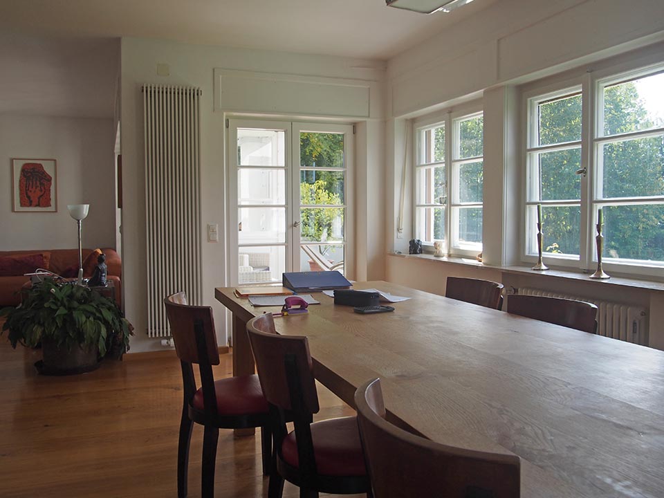 Esszimmer mit Blick auf die Terrasse